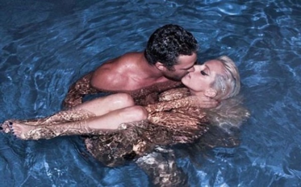 Vidéo : Lady Gaga épouse Taylor Kinney...