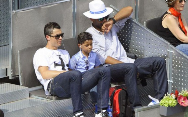 Cristiano Ronaldo et son fils : On ne connaîtra 'jamais' l'identité de la maman...