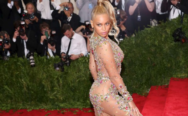 Copy­right vesti­men­taire : Une chan­teuse serbe ac­cuse Beyoncé de copier ses looks