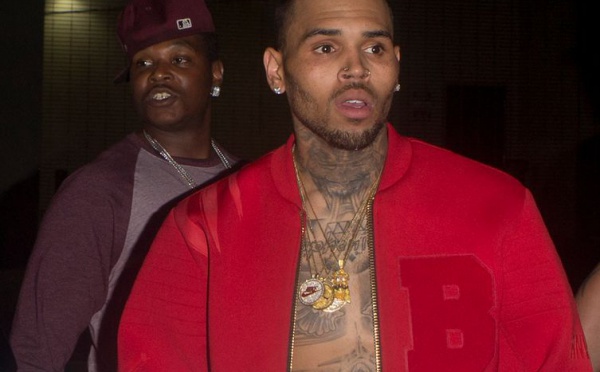 Chris Brown cambriolé : ses plus proches amis pour­raient l’avoir volé