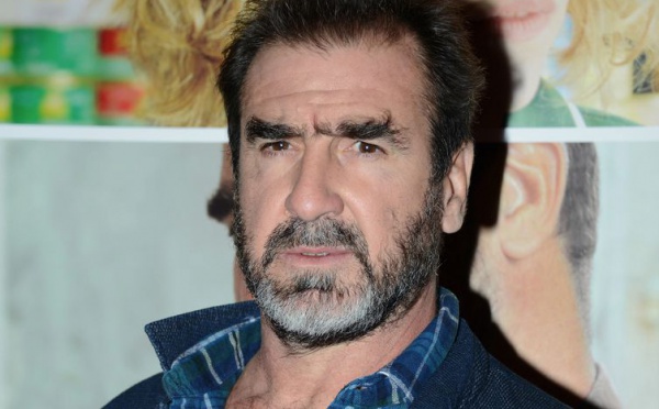 Eric Cantona pose entiè­re­ment nu avec sa femme, pour ELLE