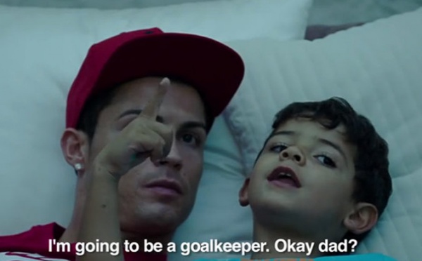 Vidéo : Cristiano Ronaldo : larmes, confessions... le footballeur comme vous ne l'avez jamais vu !