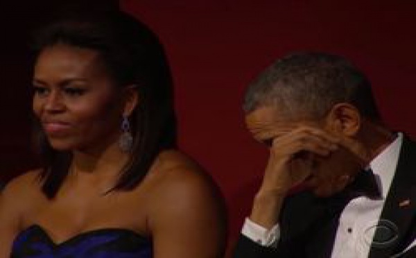 Vidéo - Emu par Aretha Frank­lin, Barack Obama ne peut rete­nir ses larmes