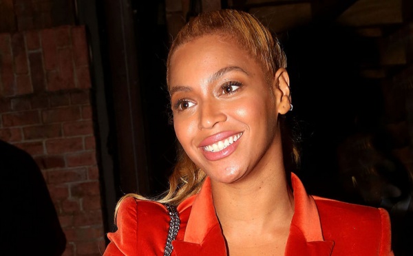 Beyoncé cache son ventre…