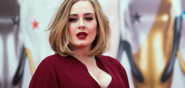 Adele s'énerve contre une fan en plein concert