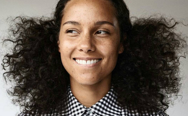 Alicia Keys explique pourquoi elle dit définitivement adieu au maquillage !