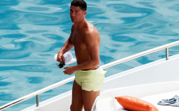 Ronaldo se repose en famille à Ibiza