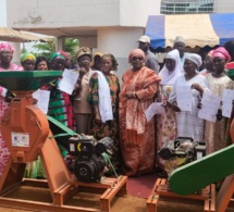 Photos / Kédougou : La ministre de la Famille et des Solidarités offre 35 moulins aux femmes