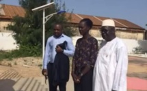 (Vidéo): visite de Rama Yade au cimetière des tirailleurs de Thiaroye : « Pourquoi François Hollande n'a reconnu que 35 morts, alors qu’ici demeurent 202 tombes ?