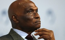 ME ABDOULAYE WADE veut tous les biens materiels et équipements de Tigo ou 100 millions de Fcfa par jour