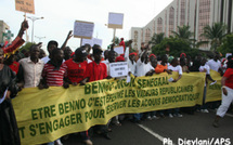 Les jeunes de Bennoo bandent les muscles : « On va marcher ou Wade n’inaugurera pas son monument »