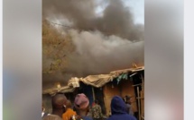 VIDEO-Un incendie d’une grande ampleur en cours au marché Petersen de Dakar