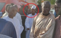 Touba- Devant la maison de Serigne Saliou: Serigne Bass Abdou Khadr accueille Cheikh Béthio