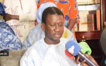Abdoul Mbacké Ndao rejoint YAW et remet 3 500 signatures à Aïda Mbodji
